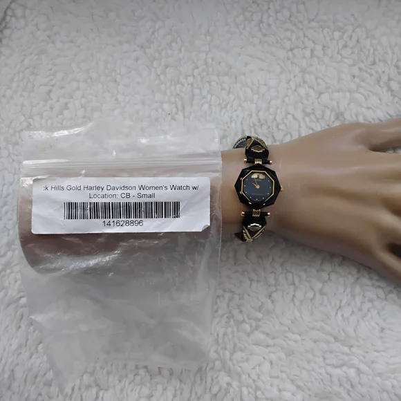 Harley-Davidson Black and Gold Black Hills Gold Women's Watch-Not Running - Picture 2 of 7